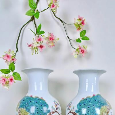 Cặp bình sứ hoạ tiết Chim Công Đăng Đối - sản phẩm trang trí nhà cừa ý nghĩa và độc đáo